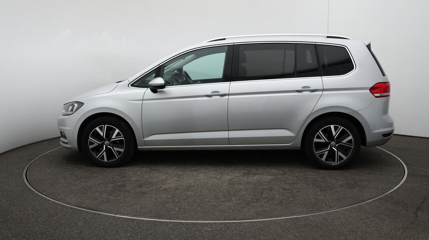 Used Volkswagen Touran 2020 for sale - 76498939: Photo 66