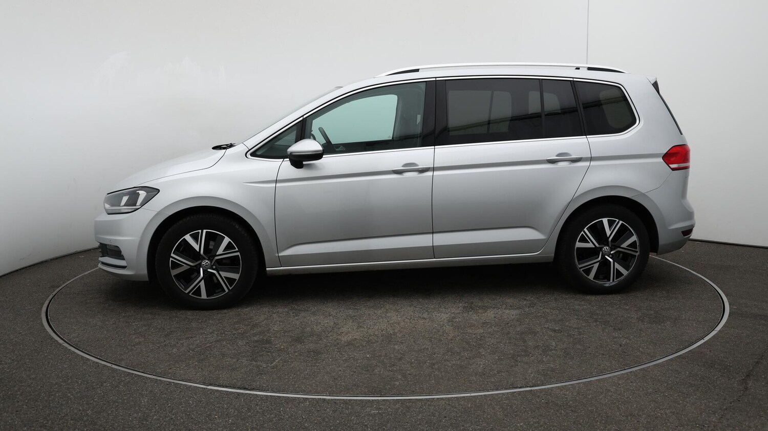 Used Volkswagen Touran 2020 for sale - 76498939: Photo 67