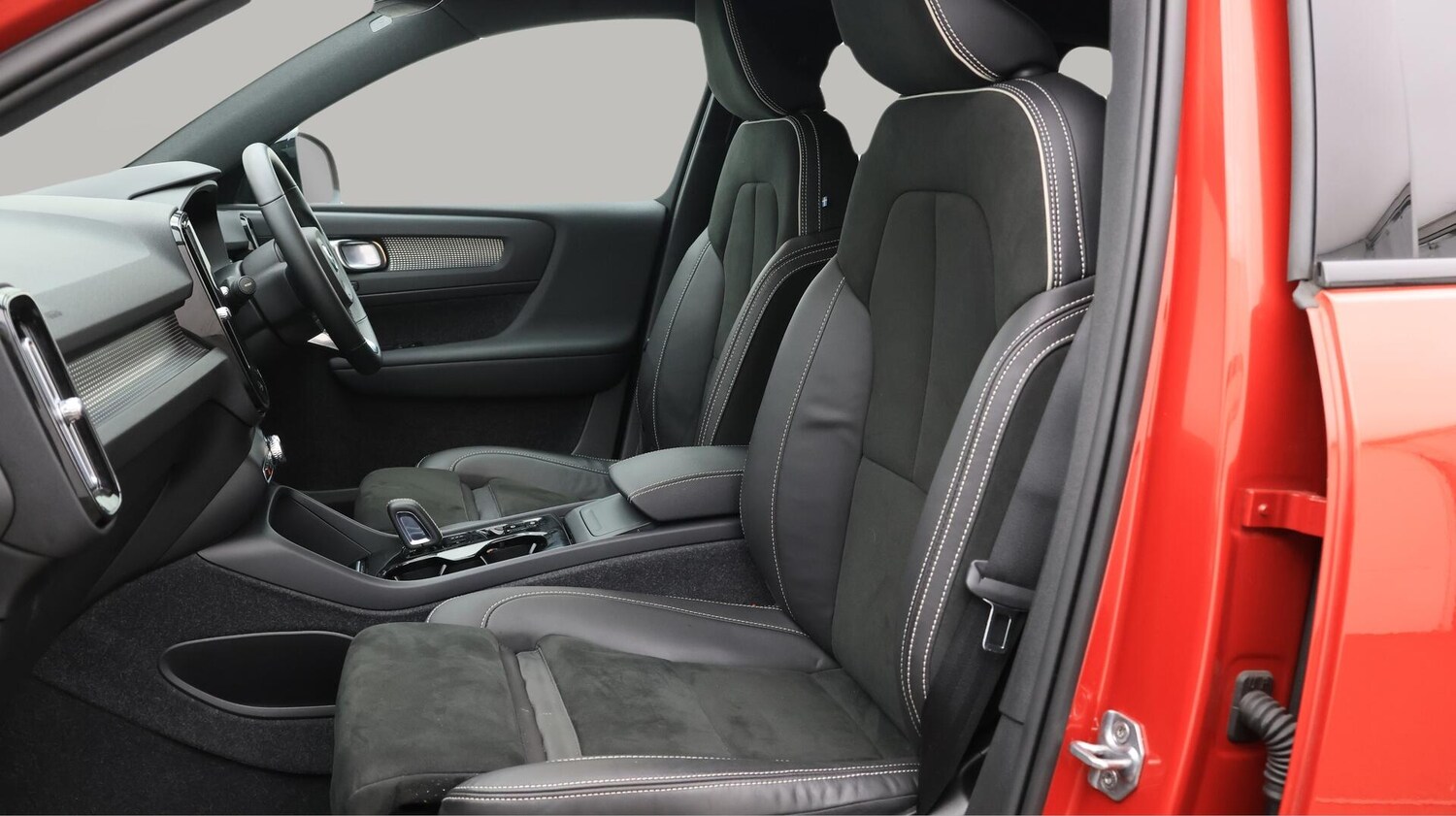 Used Volvo XC40 2021 for sale - 76457026: Photo 15