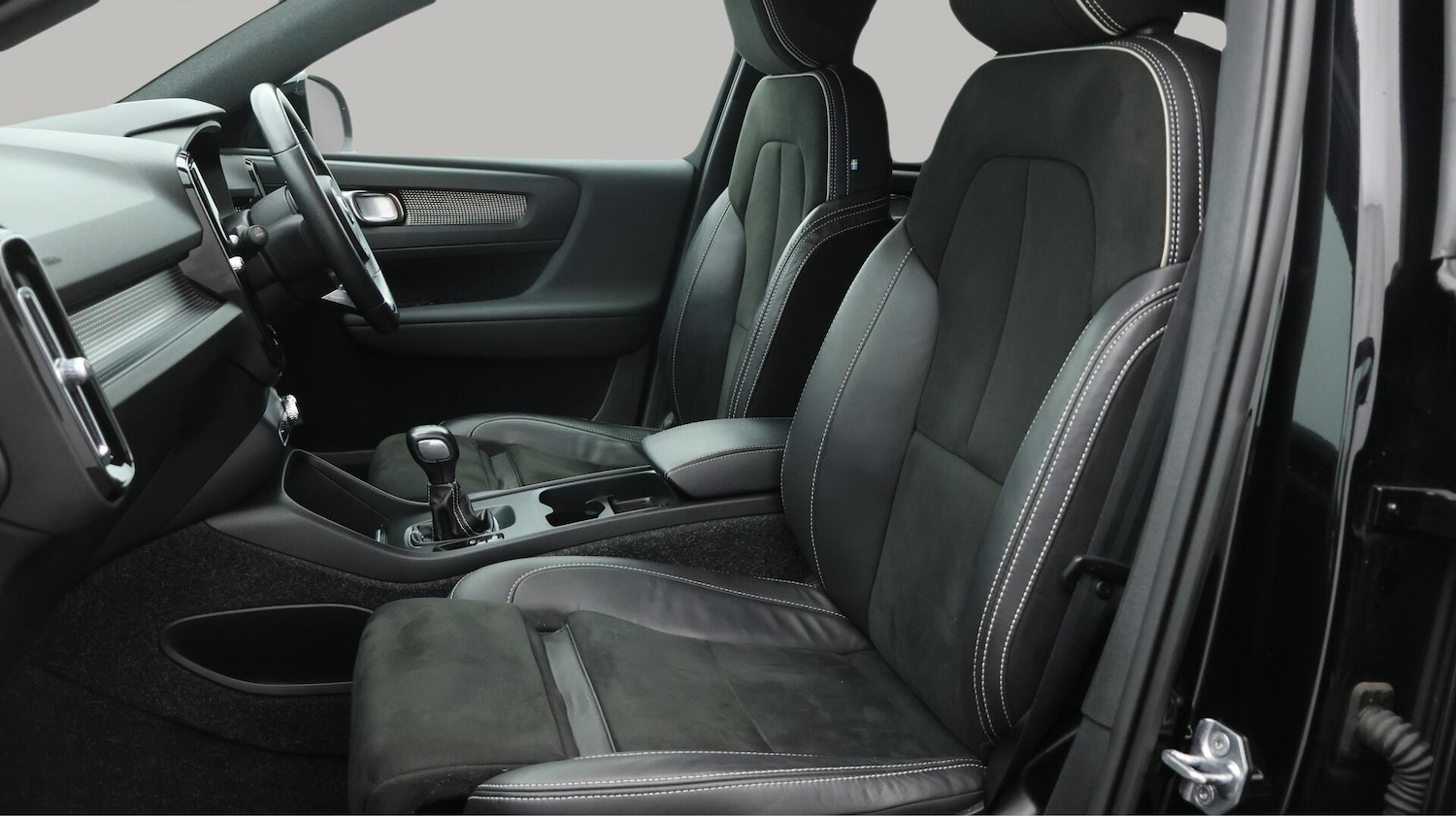 Used Volvo XC40 2021 for sale - 76085225: Photo 15