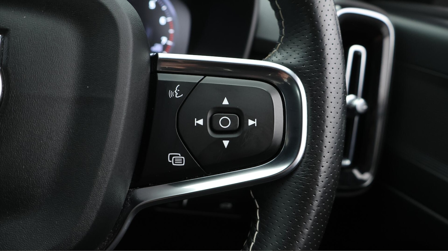 Used Volvo XC40 2021 for sale - 76085225: Photo 26