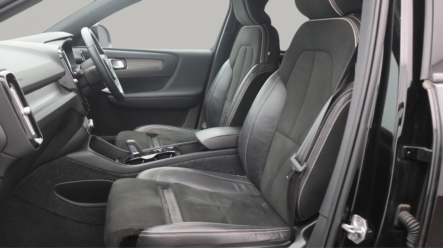 Used Volvo XC40 2021 for sale - 76473071: Photo 15