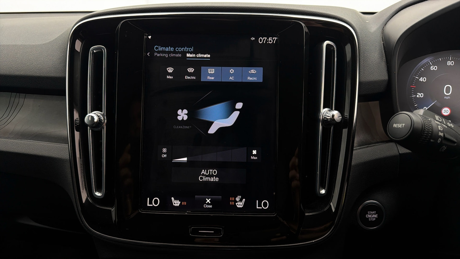 Used Volvo XC40 for sale - 77871844: Photo 11