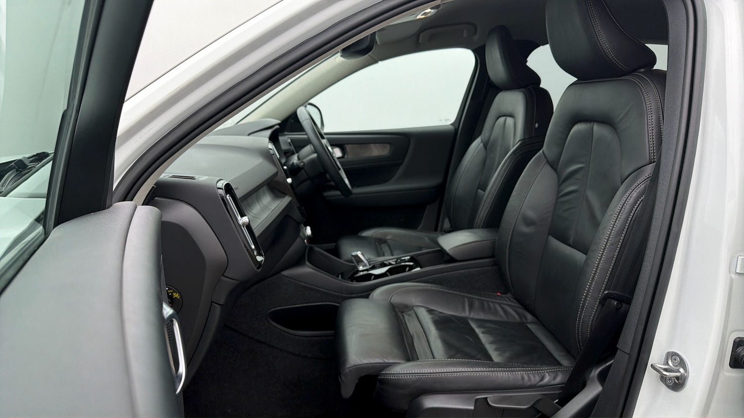 Used Volvo XC40 for sale - 77871844: Photo 13