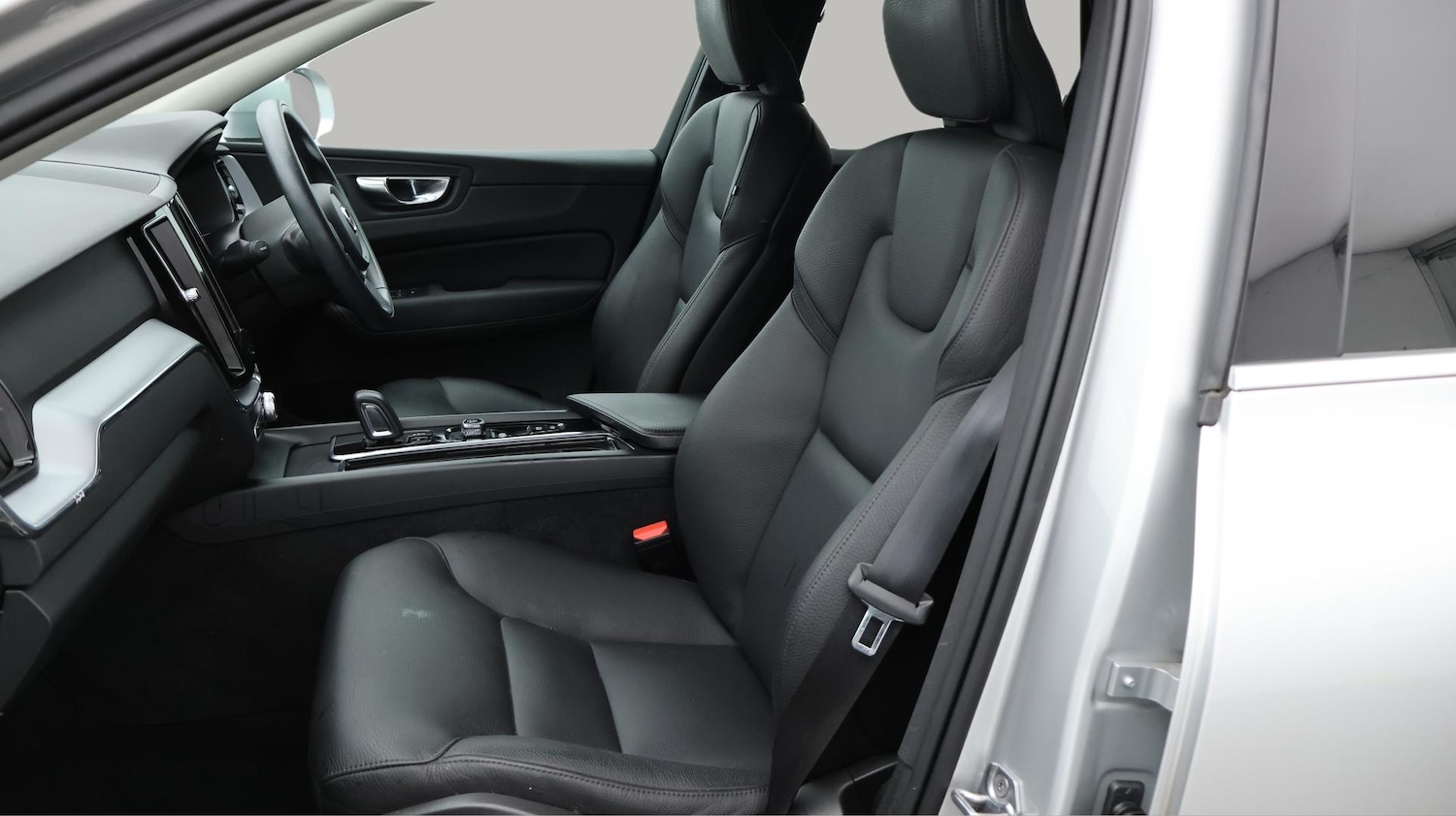 Used Volvo XC60 2021 for sale - 76000956: Photo 15