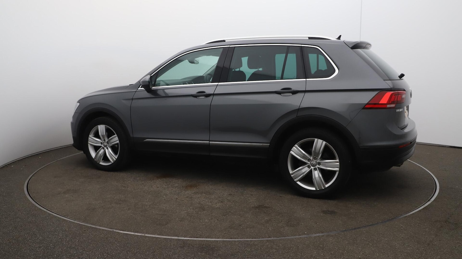 Used Volkswagen Tiguan 2020 for sale - 76122373: Photo 48
