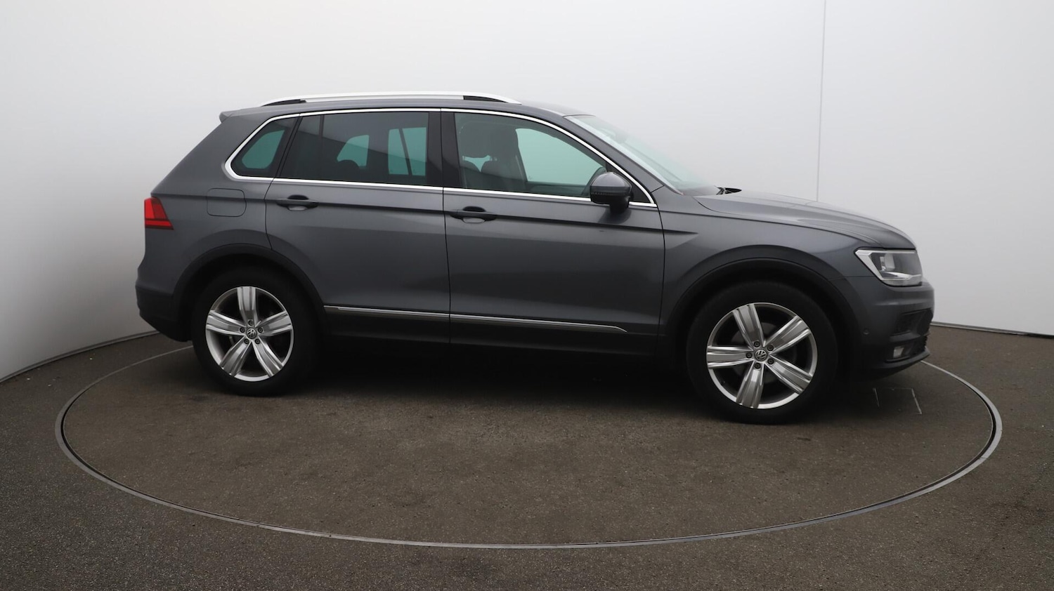 Used Volkswagen Tiguan 2020 for sale - 76122373: Photo 49
