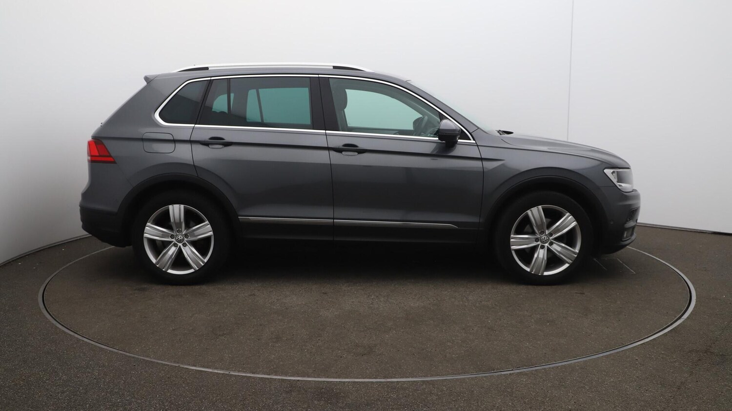 Used Volkswagen Tiguan 2020 for sale - 76122373: Photo 50