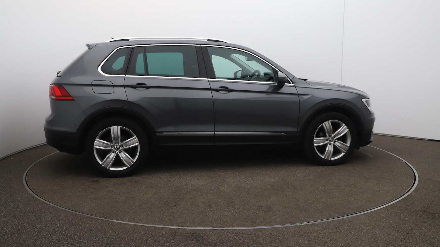 Used Volkswagen Tiguan 2020 for sale - 76122373: Photo 51