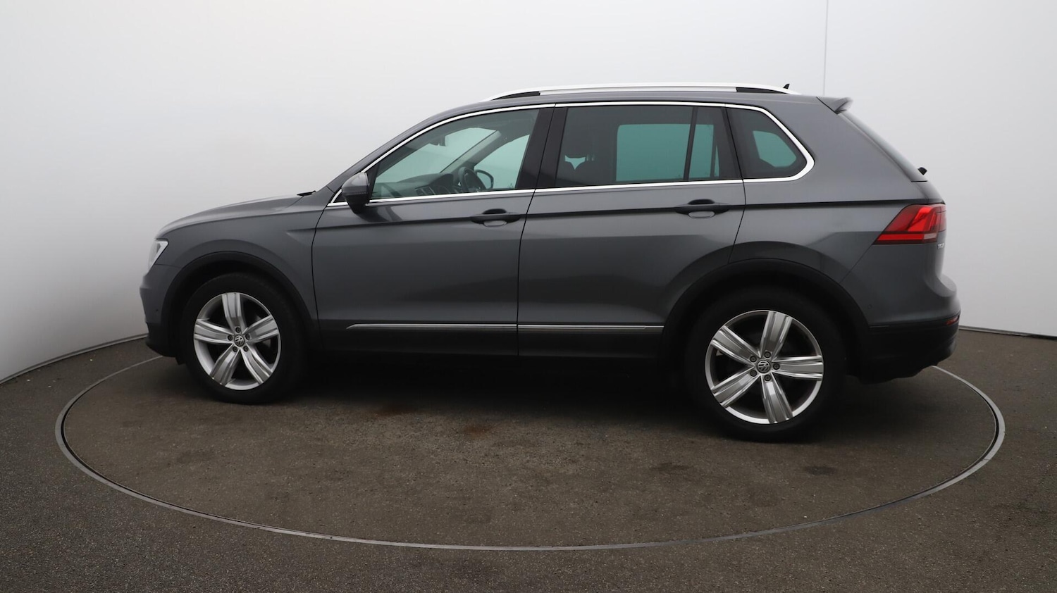 Used Volkswagen Tiguan 2020 for sale - 76122373: Photo 59