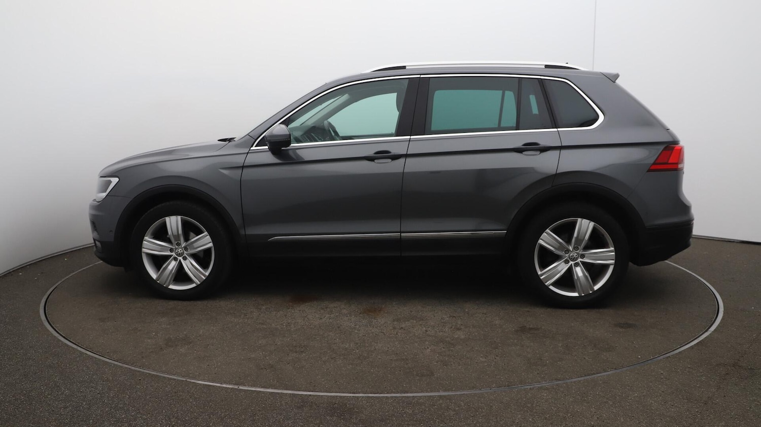 Used Volkswagen Tiguan 2020 for sale - 76122373: Photo 65
