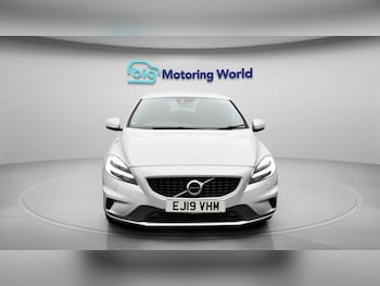 Used Volvo V40 2019 for sale - 78792613: Photo
