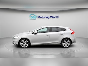 Used Volvo V40 2019 for sale - 78792613: Photo