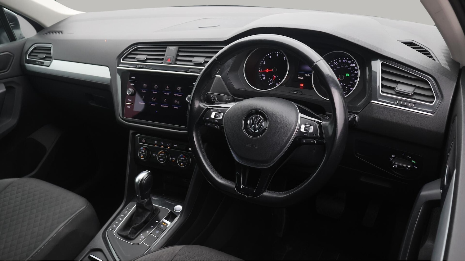 Used Volkswagen Tiguan 2019 for sale - 76432937: Photo 10