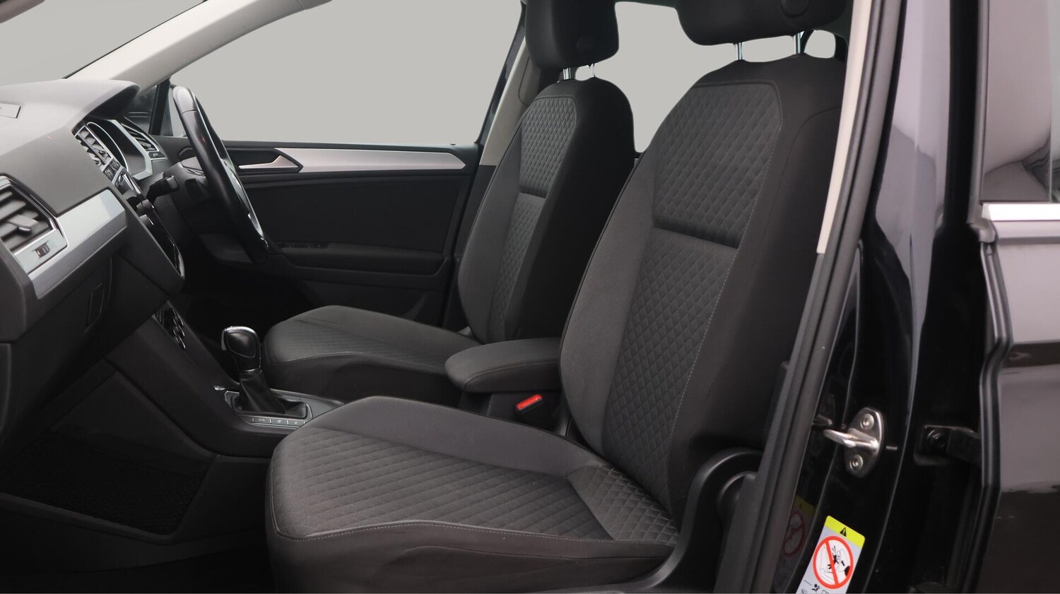 Used Volkswagen Tiguan 2019 for sale - 76432937: Photo 15