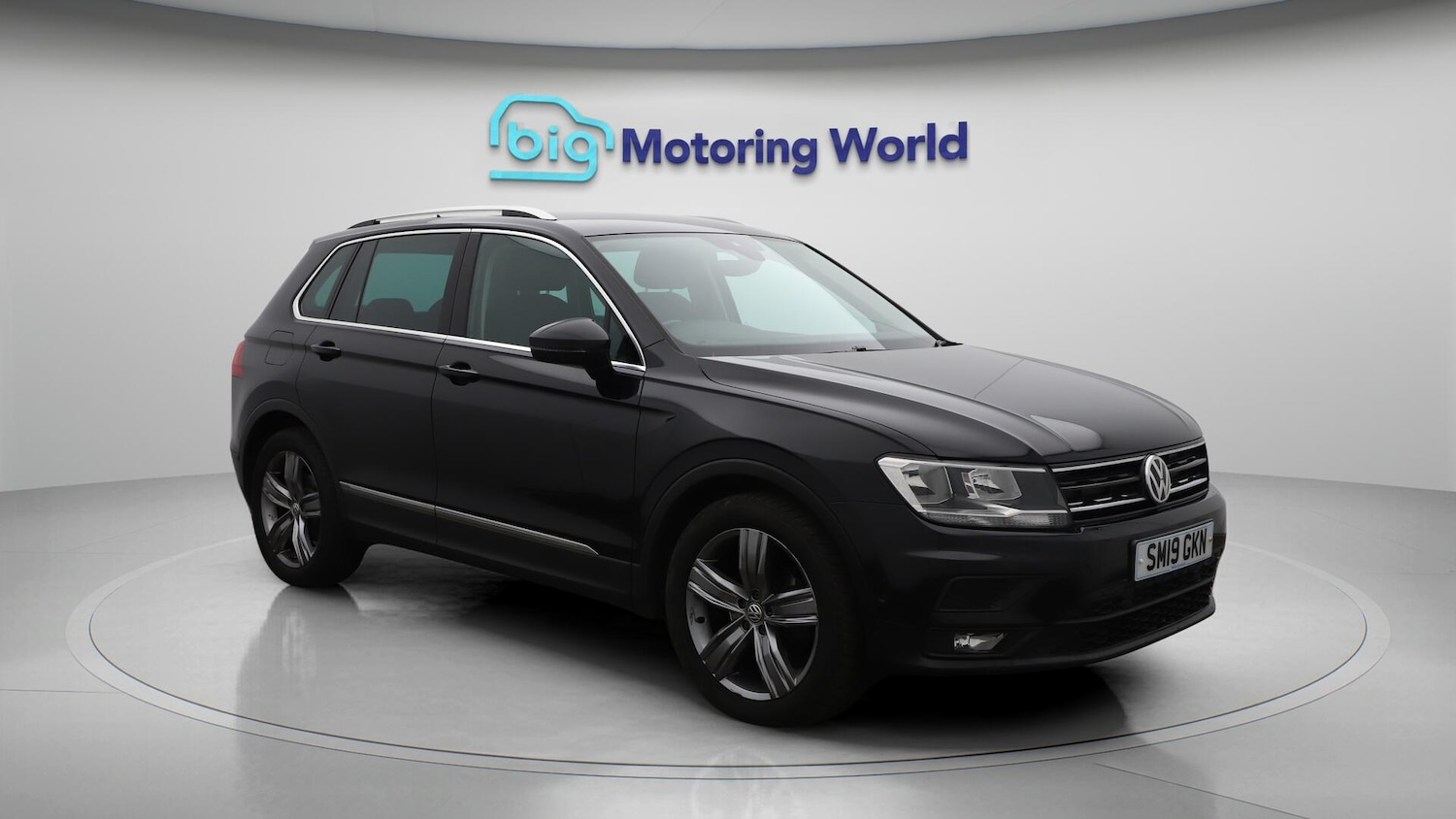 Used Volkswagen Tiguan 2019 for sale - 76432937: Photo 2