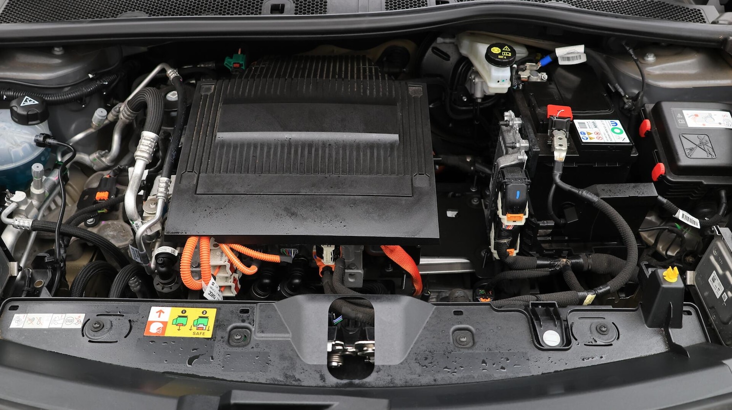 Used Peugeot E-2008 2024 for sale - 76349783: Photo 20