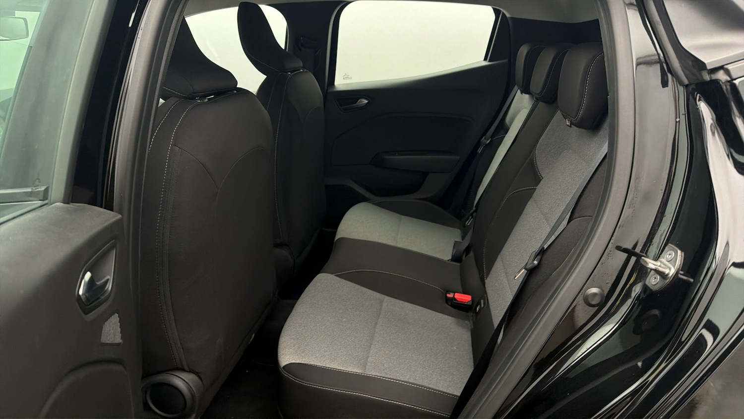 Used Renault Clio 2024 for sale - 77997536: Photo 15