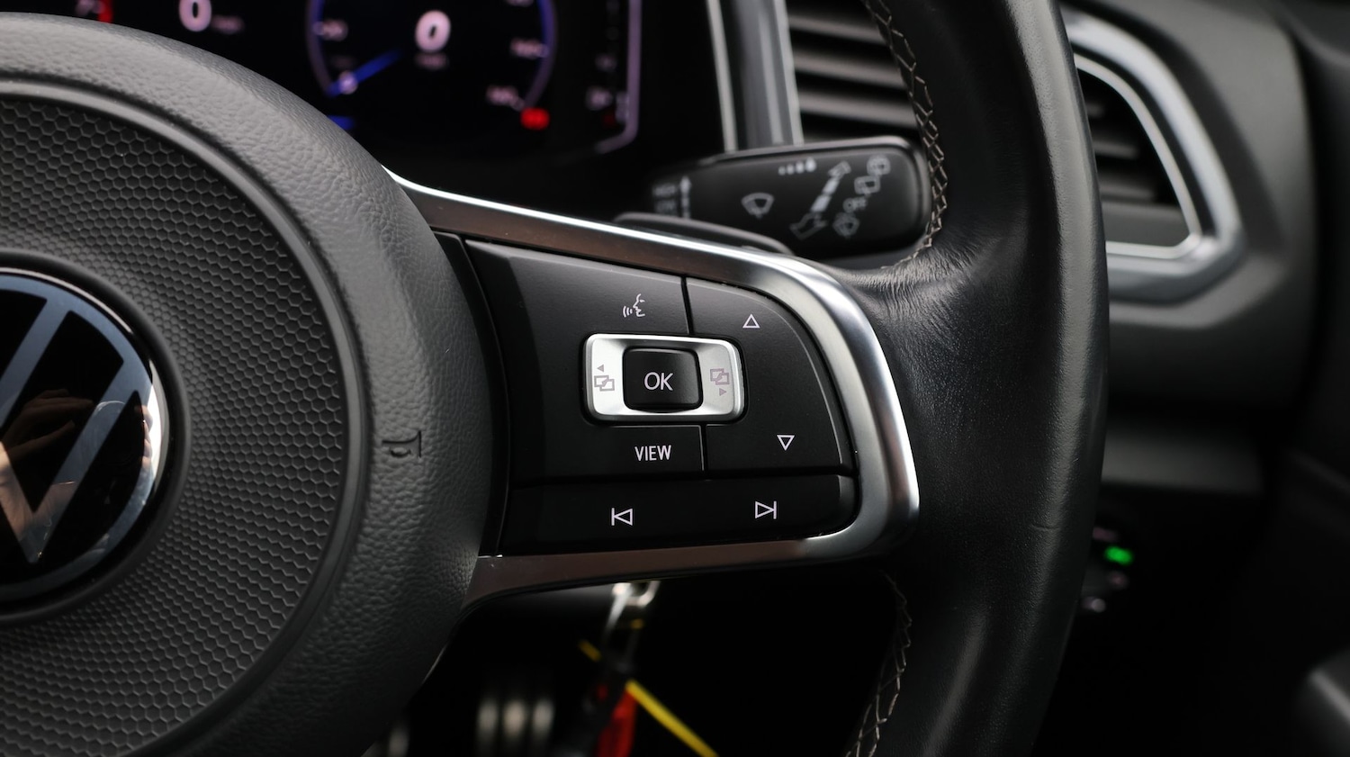 Used Volkswagen T-Roc 2020 for sale - 77601885: Photo 24