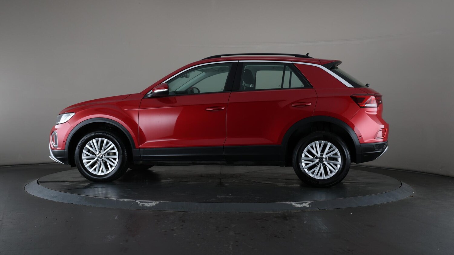 Used Volkswagen T-Roc 2023 for sale - 75989826: Photo 35