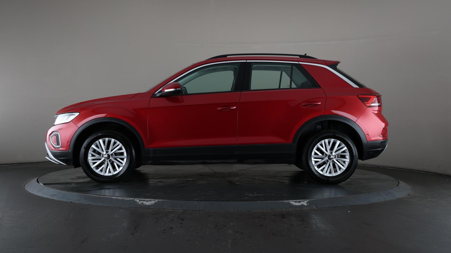 Used Volkswagen T-Roc 2023 for sale - 75989826: Photo 36