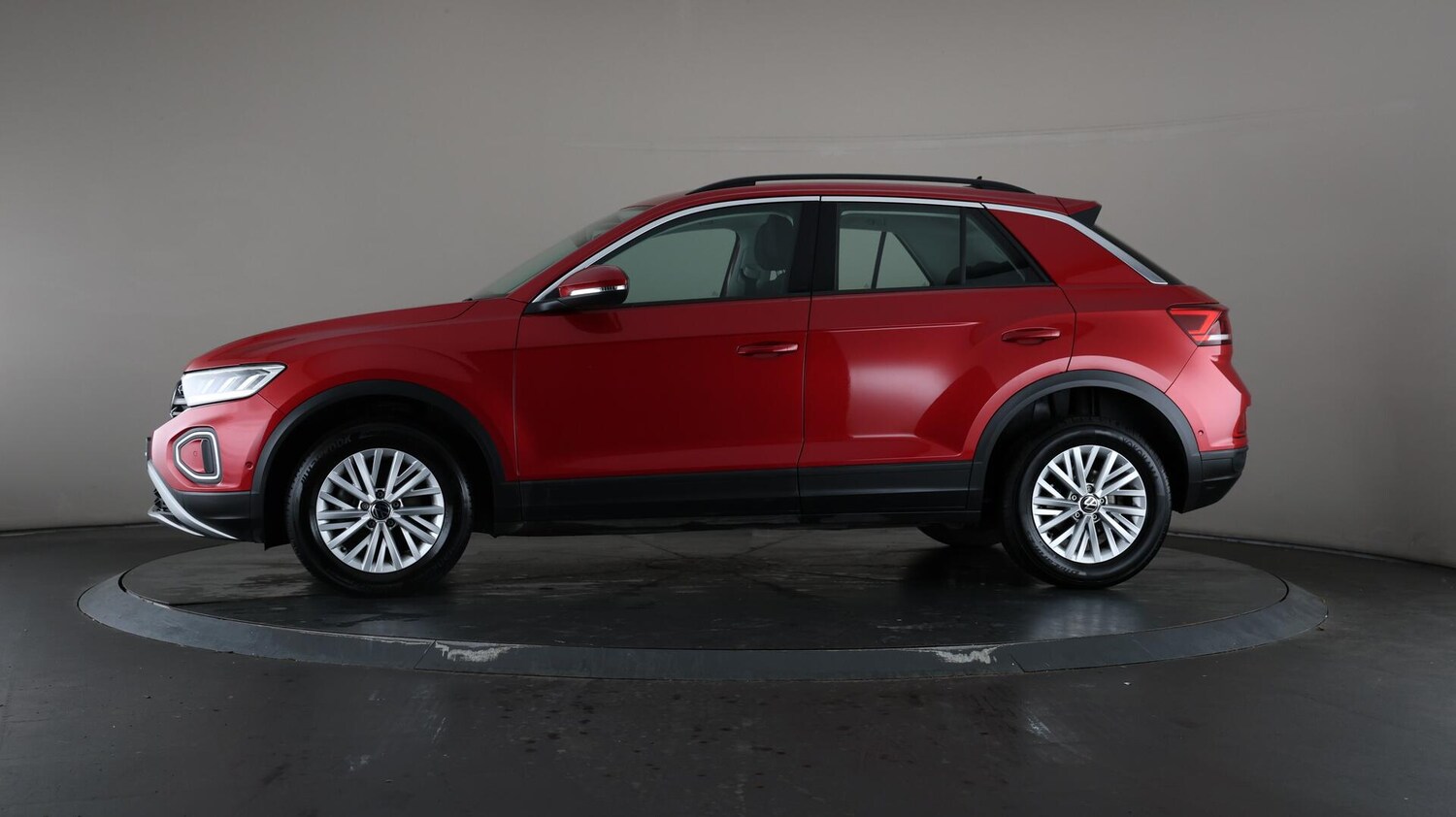 Used Volkswagen T-Roc 2023 for sale - 75989826: Photo 37