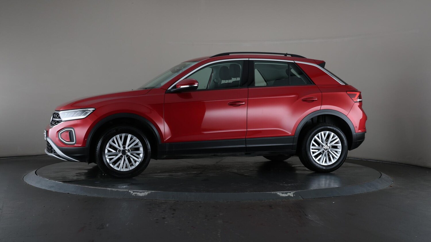 Used Volkswagen T-Roc 2023 for sale - 75989826: Photo 38