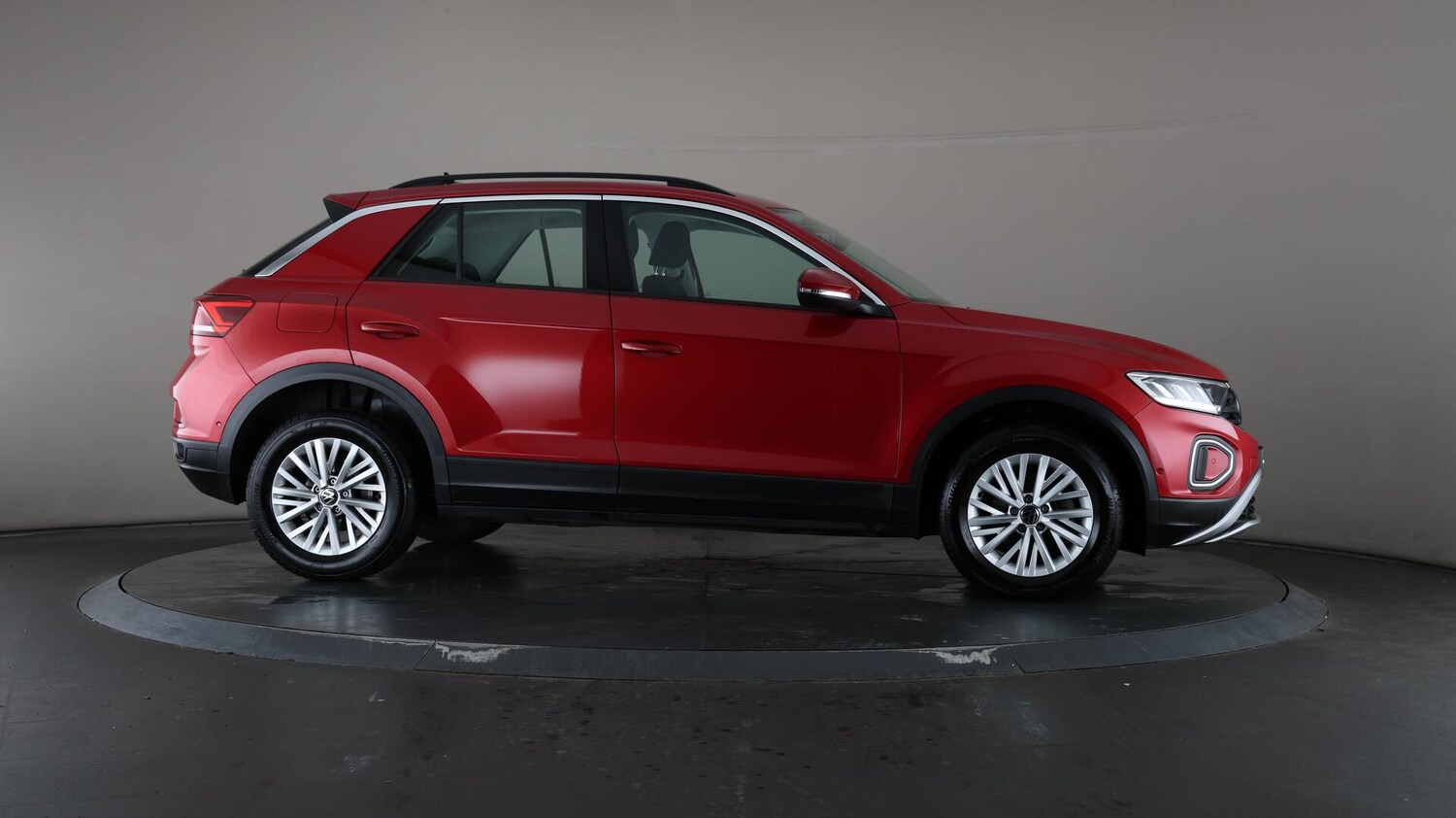 Used Volkswagen T-Roc 2023 for sale - 75989826: Photo 58