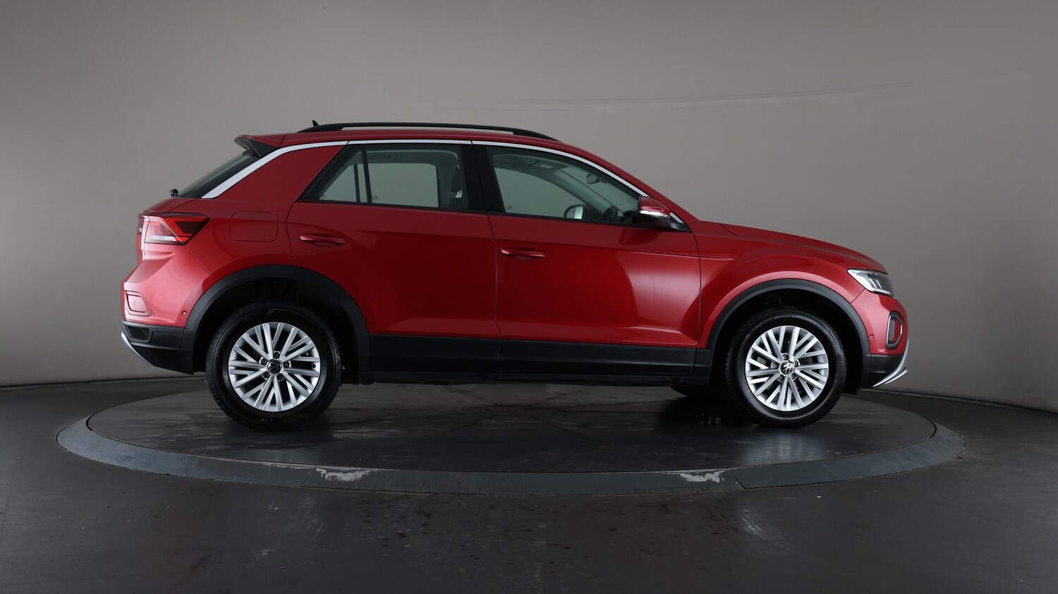Used Volkswagen T-Roc 2023 for sale - 75989826: Photo 60
