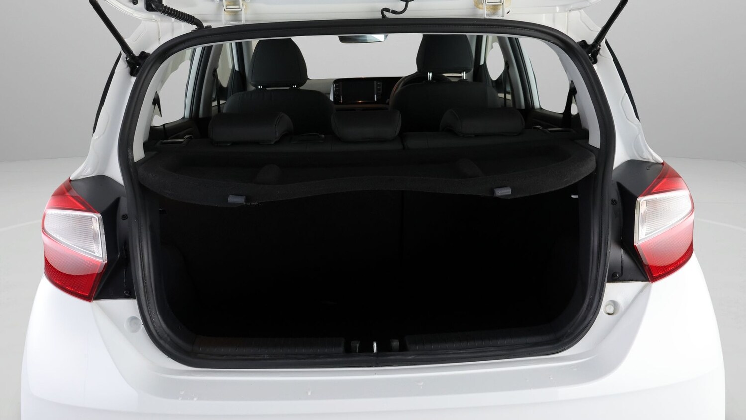 Used Hyundai i10 2023 for sale - 77935905: Photo 16