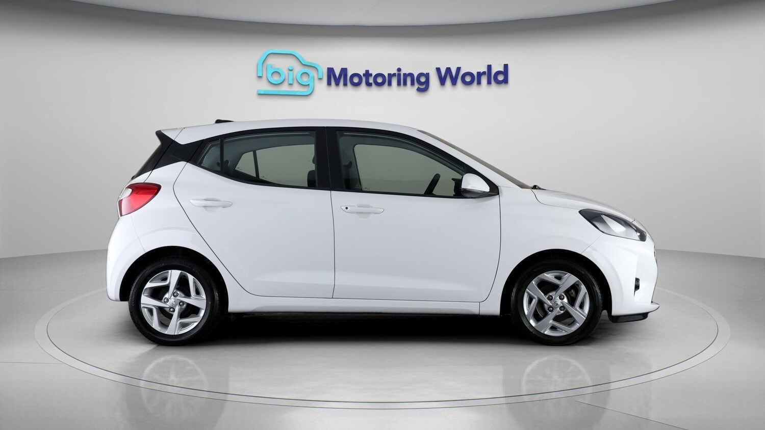 Used Hyundai i10 2023 for sale - 77935905: Photo 8
