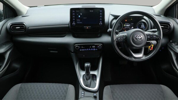 Used Toyota Yaris 2020 for sale - 76251402: Photo 19