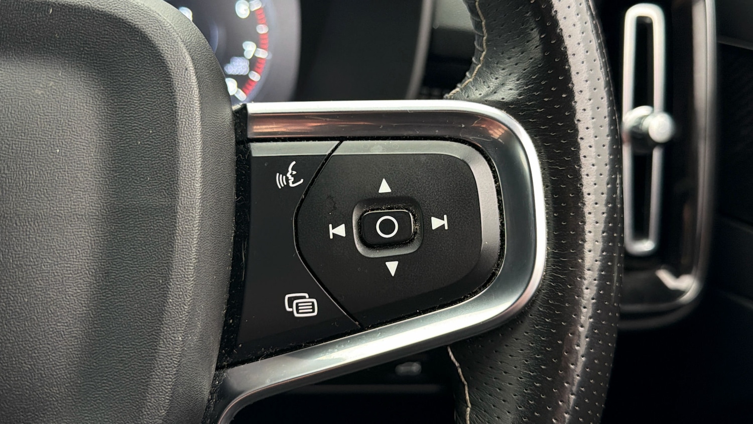 Used Volvo XC40 2021 for sale - 77974318: Photo 24