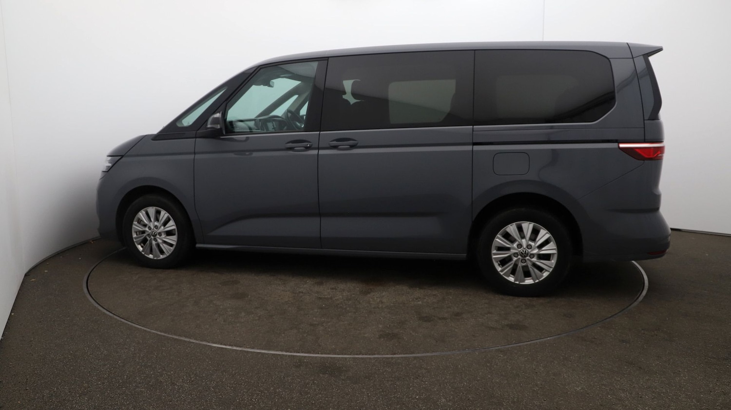 Used Volkswagen Multivan 2023 for sale - 77124888: Photo 25