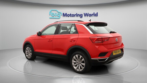 Used Volkswagen T-Roc 2018 for sale - 75601072: Photo 6