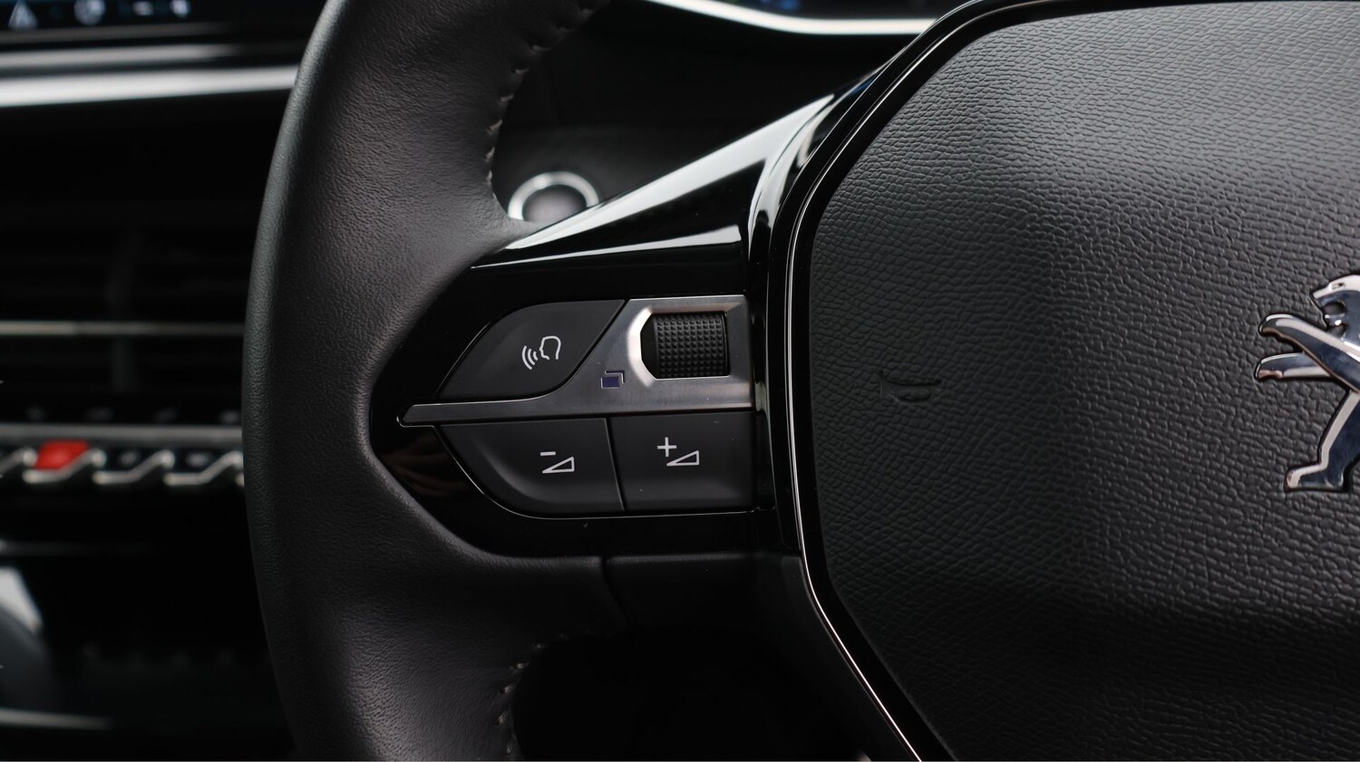 Used Peugeot E-2008 for sale - 77902199: Photo 25