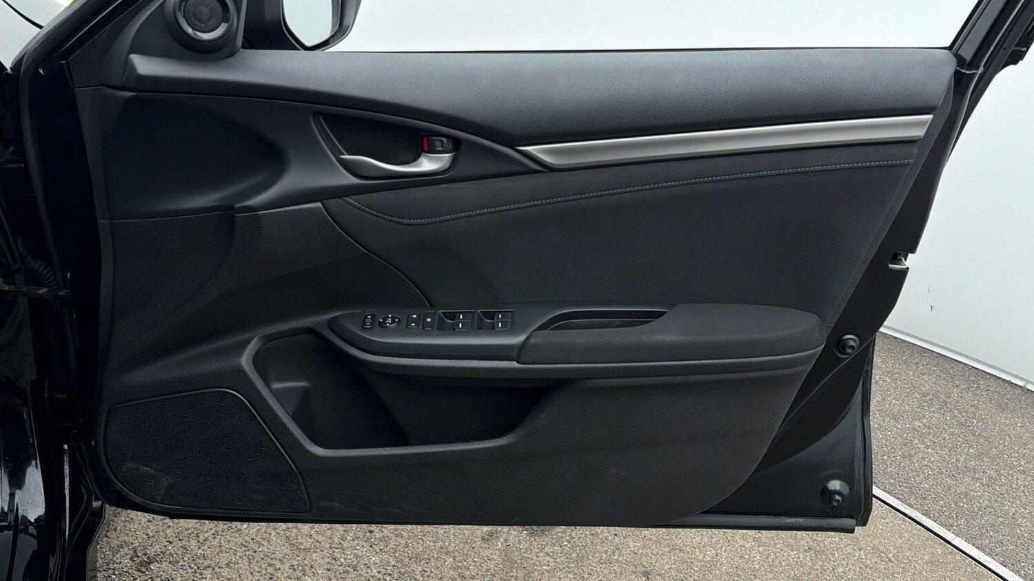 Used Honda Civic 2018 for sale - 77932825: Photo 14