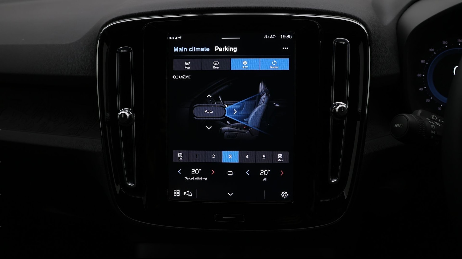 Used Volvo XC40 2022 for sale - 77431749: Photo 12