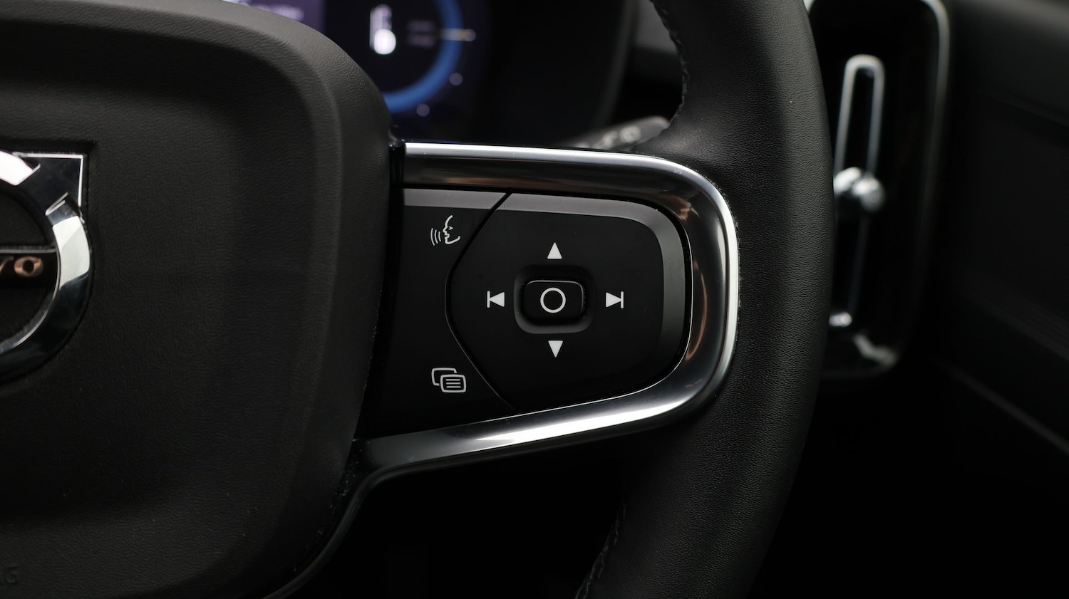 Used Volvo XC40 2022 for sale - 77431749: Photo 24