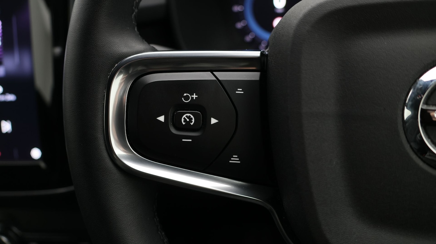 Used Volvo XC40 2022 for sale - 77431749: Photo 25