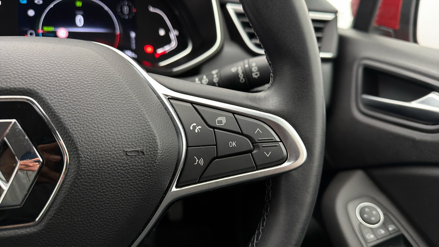 Used Renault Clio 2021 for sale - 77998176: Photo 24