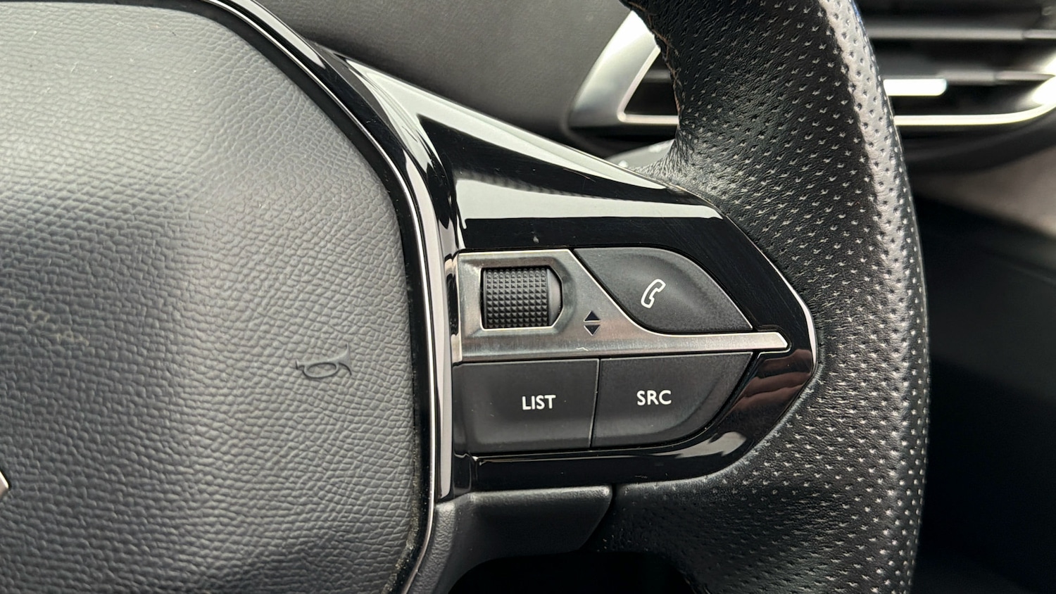 Used Peugeot 5008 2021 for sale - 77973846: Photo 24