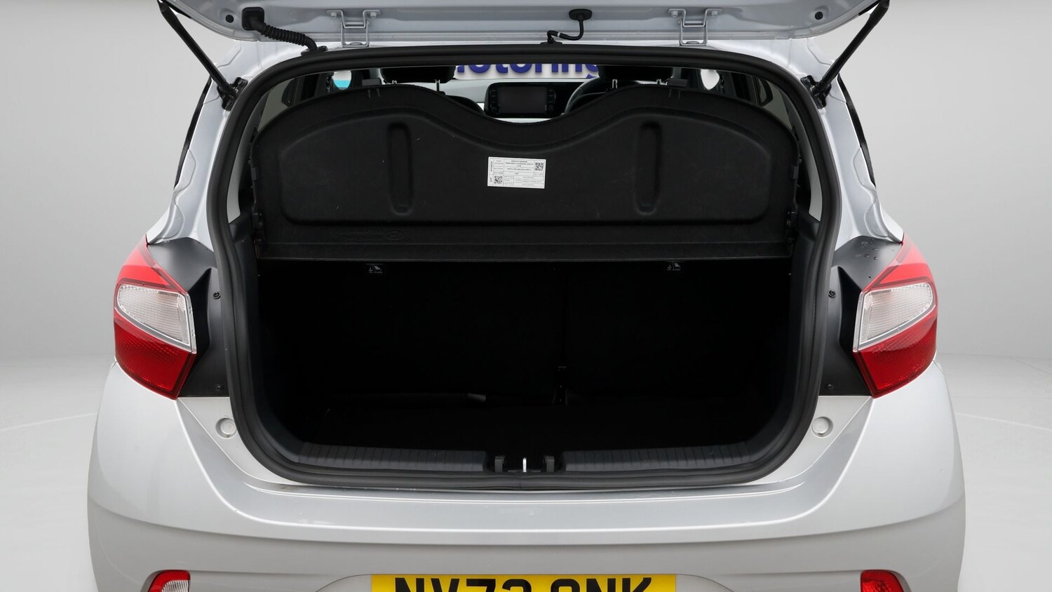 Used Hyundai i10 2023 for sale - 77465521: Photo 17