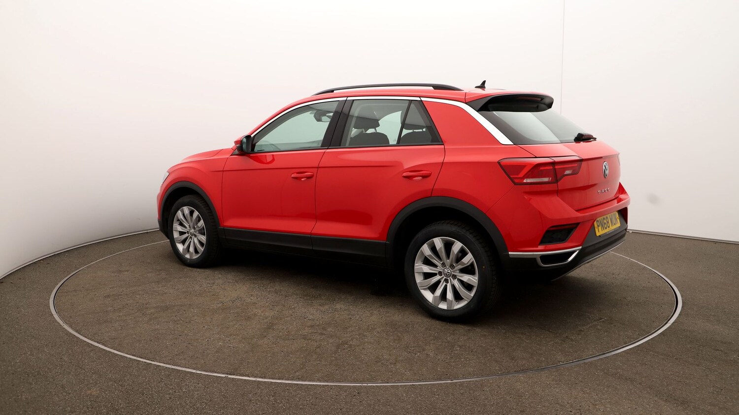Used Volkswagen T-Roc for sale - 76811546: Photo 10