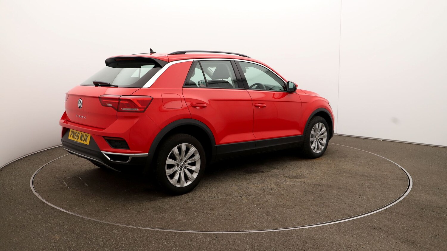 Used Volkswagen T-Roc for sale - 76811546: Photo 45