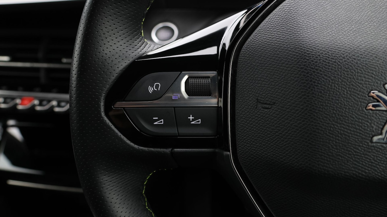 Used Peugeot 2008 2022 for sale - 77601892: Photo 24