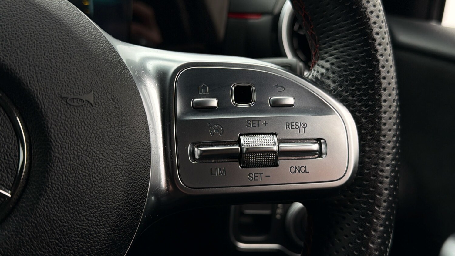 Used Mercedes-Benz A-Class for sale - 77915333: Photo 23