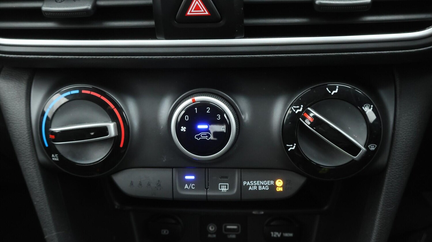 Used Hyundai KONA 2018 for sale - 76158472: Photo 12