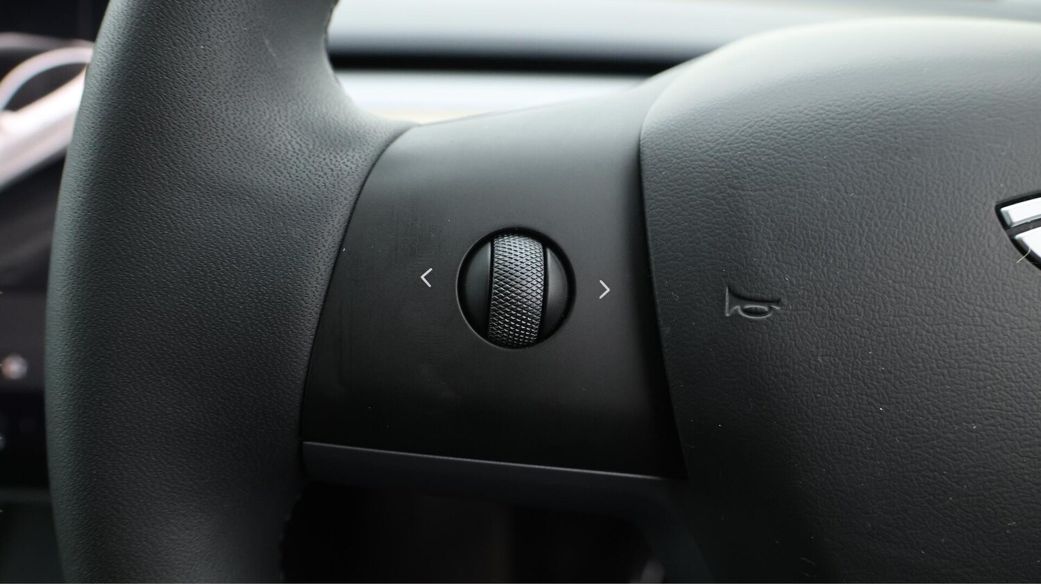 Used Tesla Model Y 2023 for sale - 76735403: Photo 23