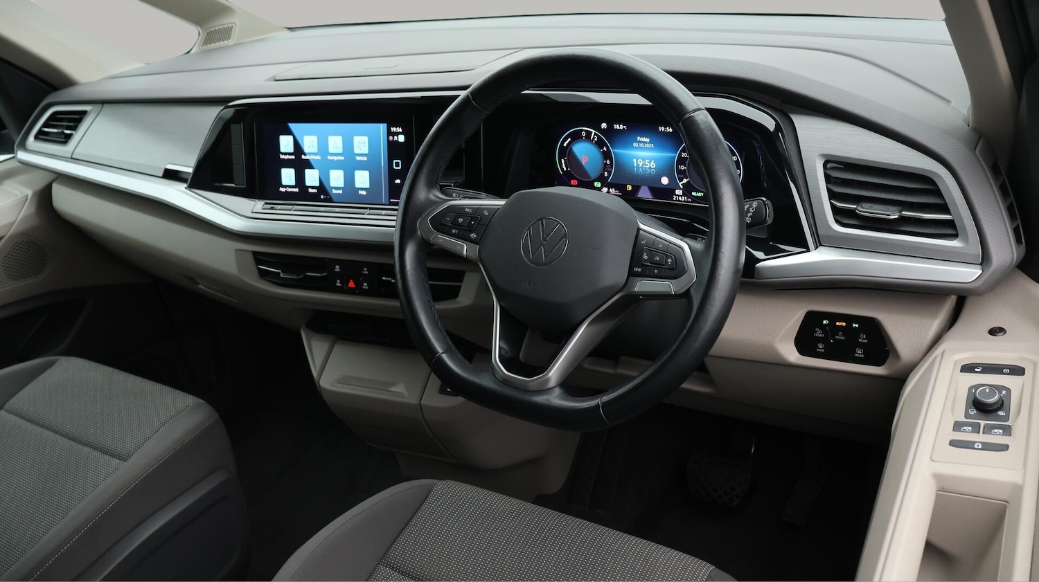 Used Volkswagen Multivan 2023 for sale - 76432421: Photo 10